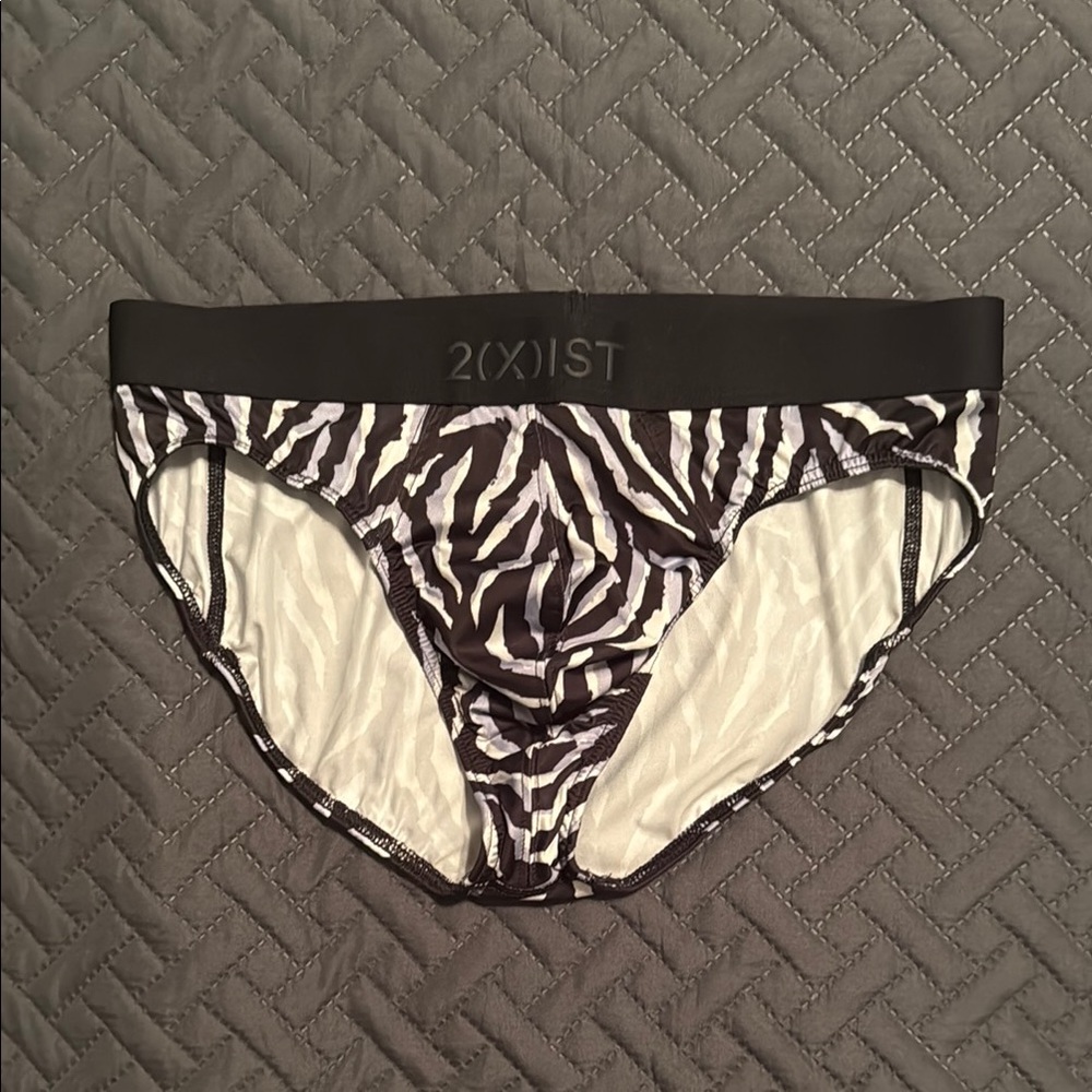 2xist mens Zebra Print Briefs- Black and White